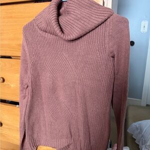 GAP Cozy Mauve Turtleneck Sweater